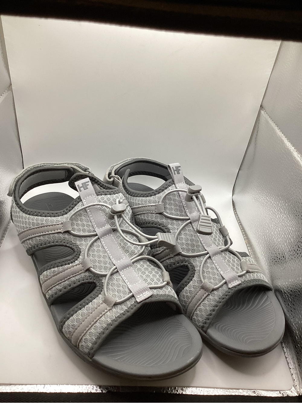 Hike Footwear Batessandals sz 10/10.5 women or 8/8.5 men